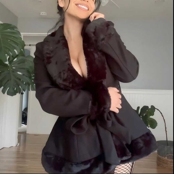 Premium Faux fur black belted coat, collared fur & fur sleeve cuffs faux leather - Picture 4 of 7